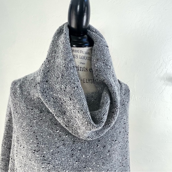 Turtle Neck Sweater - Picture 3 of 8